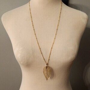 Vintage Gold Tone Chain Drop Filigree Textured Thin Leaf Pendant Necklace